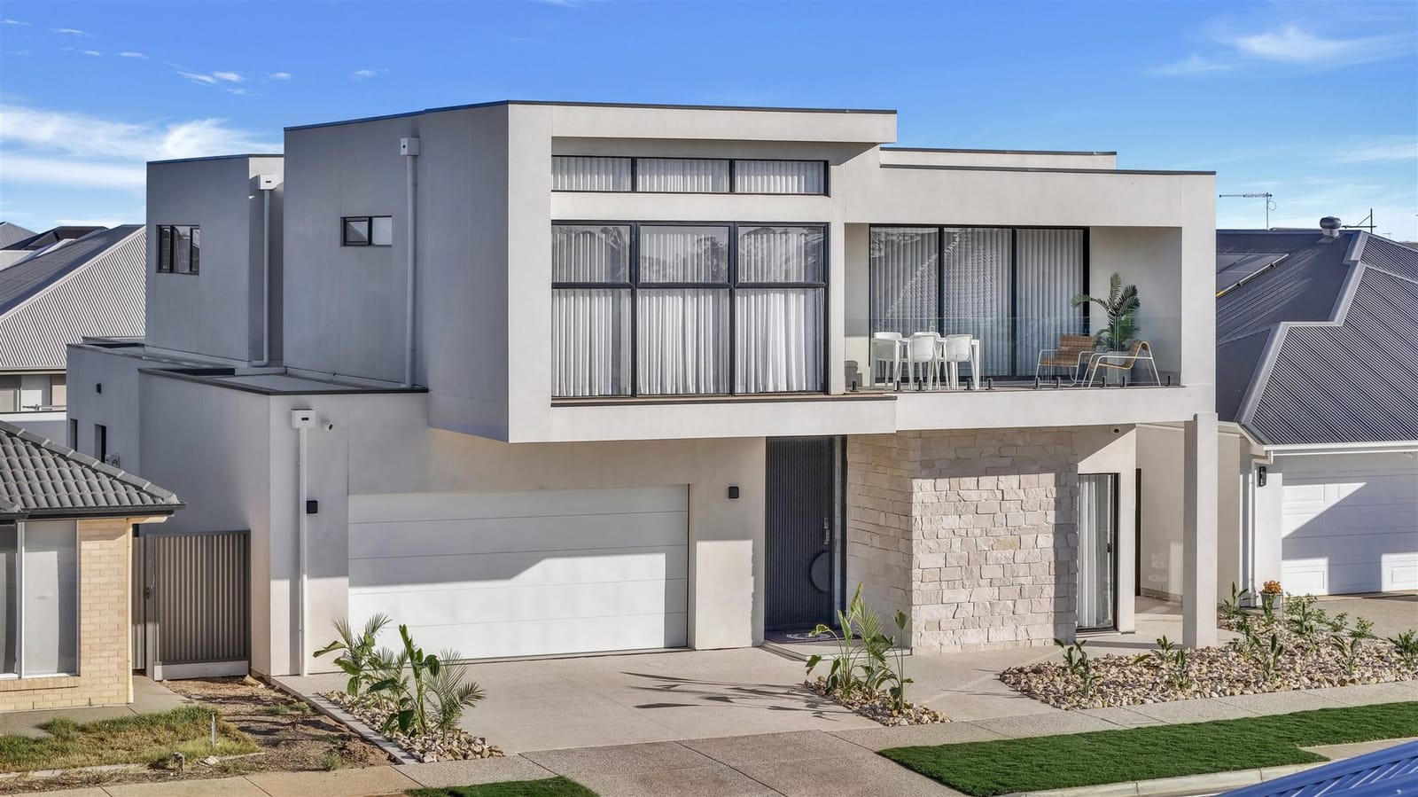 33 Kingfisher Drive Riverlea Park — aerial view