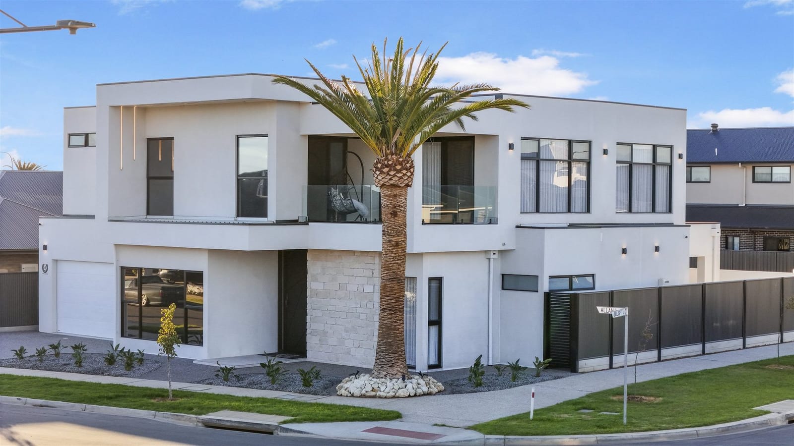 2 Allan Place Riverlea Park — aerial view
