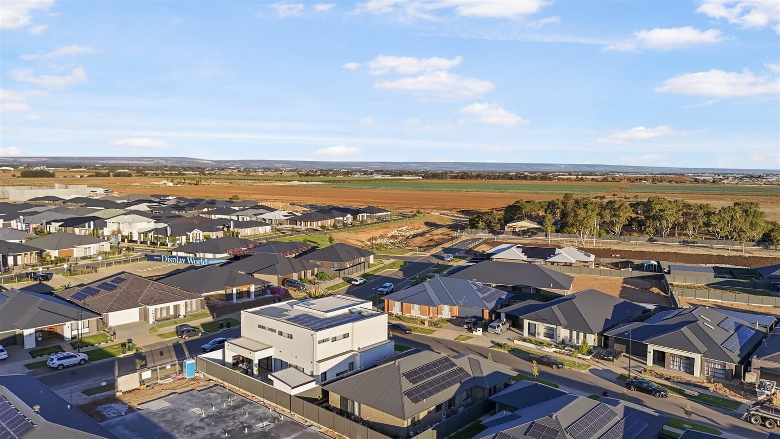 2 Allan Place Riverlea Park — aerial view