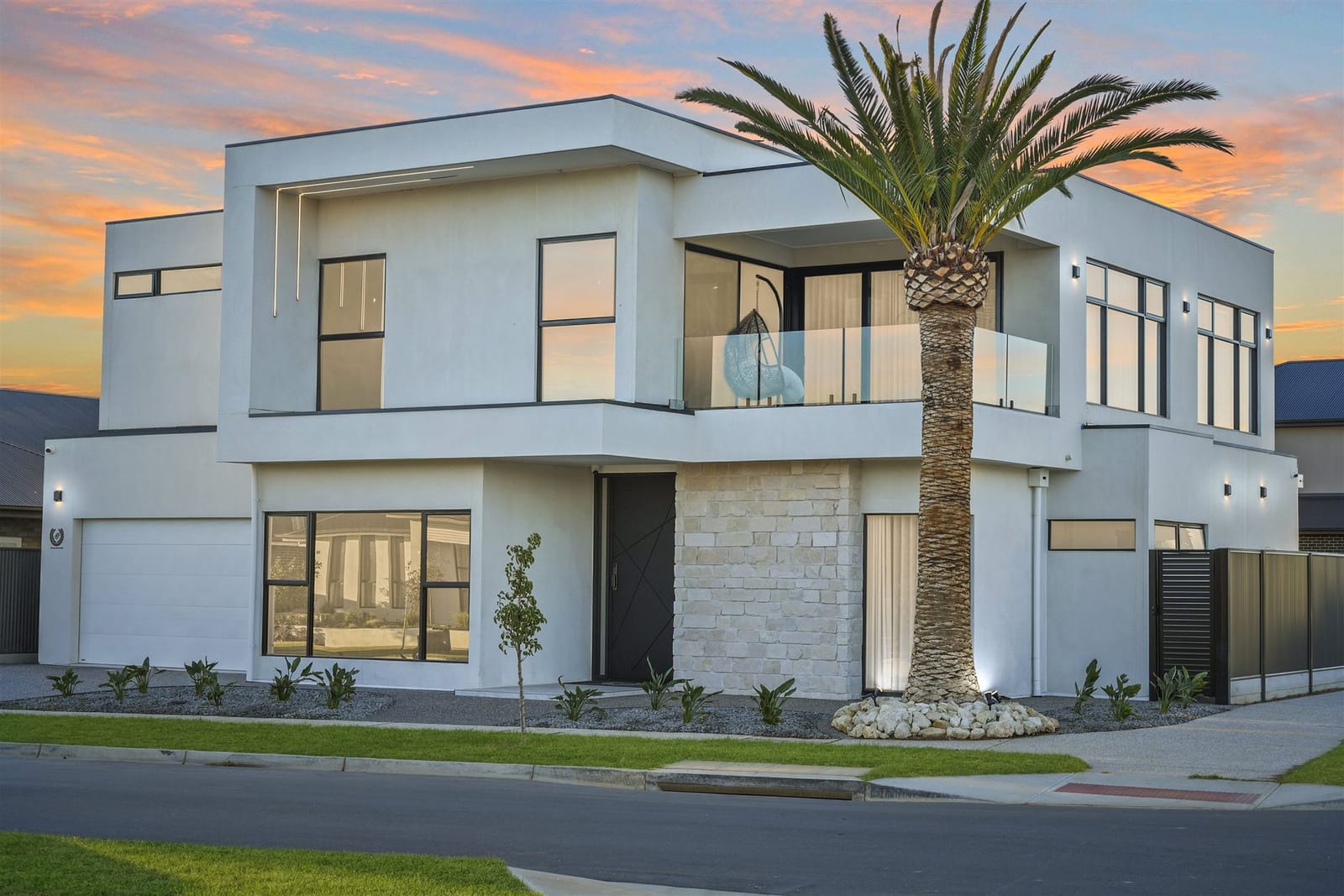 2 Allan Place Riverlea Park — dusk photography